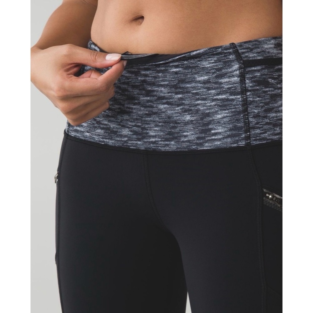Lululemon Toasty Tech Tight II Black / Dramatic Static White Black 8 - Picture 5 of 10